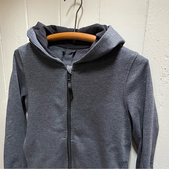 Lululemon En Route Hooded Jacket - Picture 4 of 9